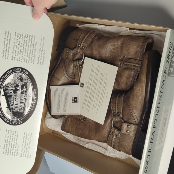 FRYE Women's Size 8 Maxine Trapunto Shortie Boots Grey/Taupe Harness Boot EUC - Picture 14 of 14